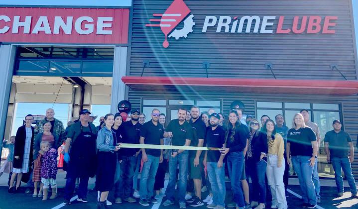 The Seminole Area Chamber of Commerce held a ribbon cutting Friday for Prime Lube located at 1004 North Main Street. (Sentinel photo/Amber Schmitt)